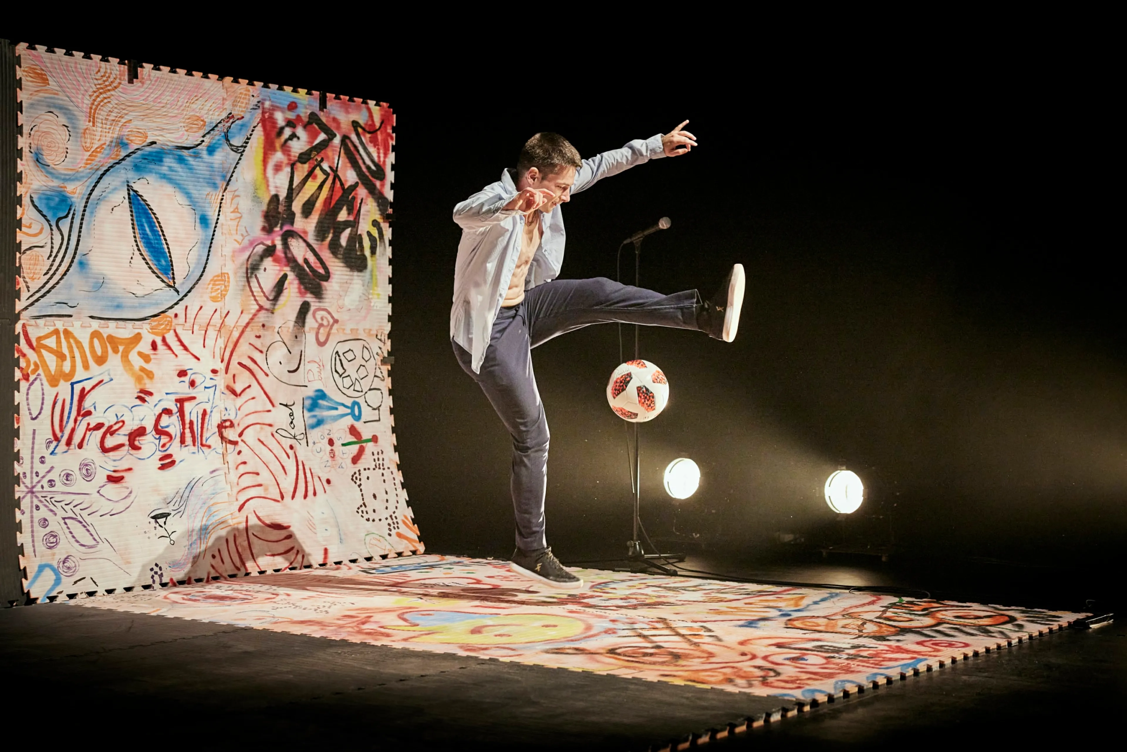 Atelier foot freestyle avec Paul Molina, interprète du spectacle Mouton noir 