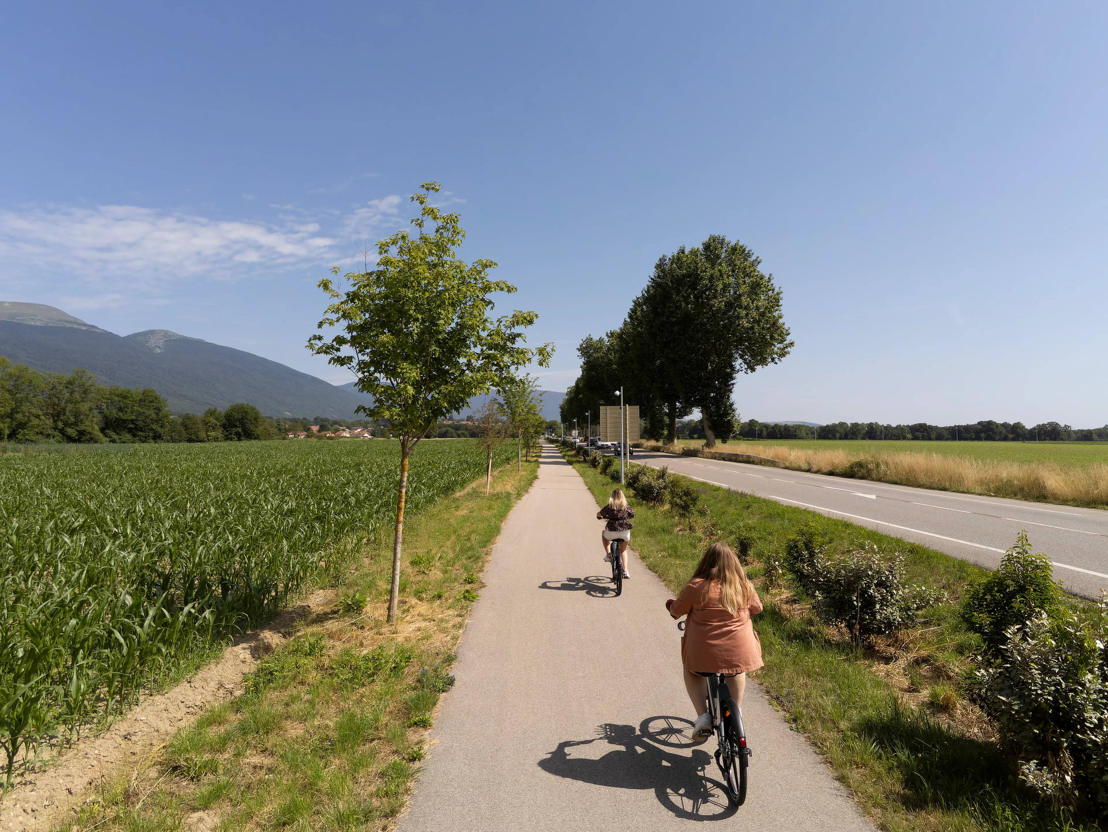 Mobilité douce à Saint-Genis-Pouilly :  les vélos OOWI remportent un franc succès en 2025 ! 