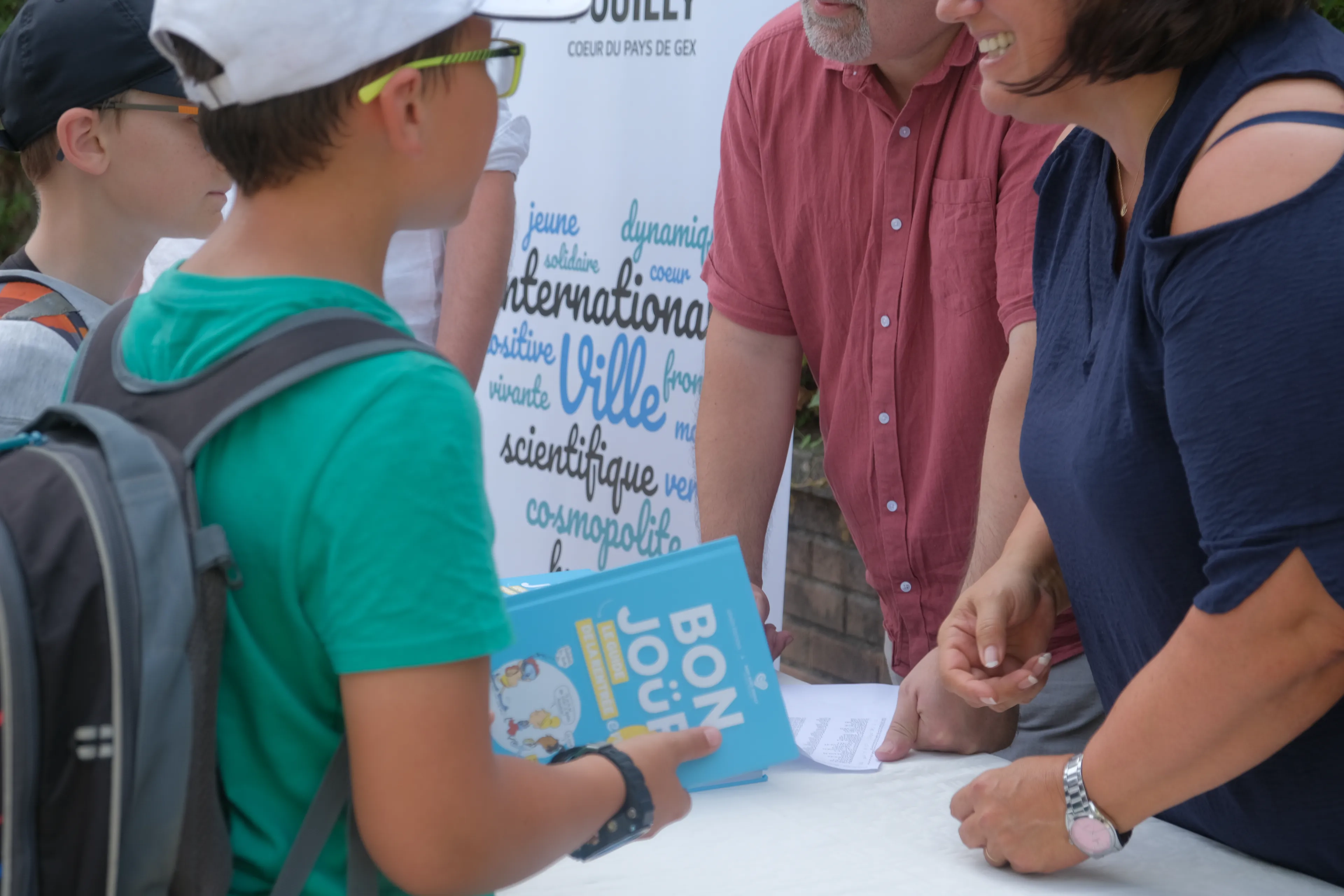 La ville accompagne ses CM2 vers le collège avec le guide Bonjoür